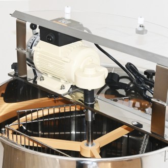 Mellarius OptiLine 3/9 r. mézpergető edénnyel 230V-os P52 elektromos meghajtással