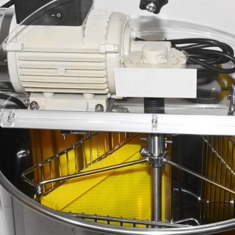 Mellarius OptiLine 3 keretes mézpergető tartállyal, 230V-os P40 elektromos meghajtással