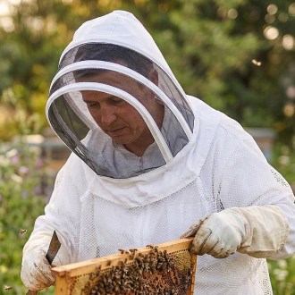 Mellarius védőkámzsa fátyollal