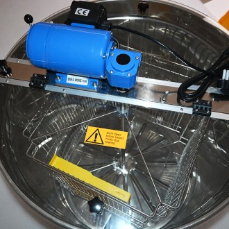 Mellarius MaxiLine 4 keretes tangenciális mézpergető 230V-os elektromos meghajtással P64