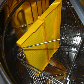 Mellarius MaxiLine 4 keretes tangenciális mézpergető 230V-os elektromos meghajtással P64