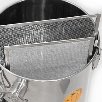 Mézpergető és tisztító vödör Mellarius MaxiLine 50 kg 2 szűrővel