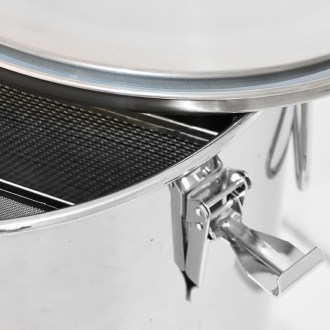 Mézpergető és tisztító vödör Mellarius MaxiLine 50 kg 2 szűrővel