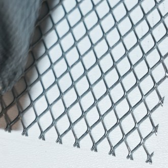 Méhészeti háló - Terpesztett háló horganyzott 3/0,6 - 42 cm széles - 10 m-es tekercs